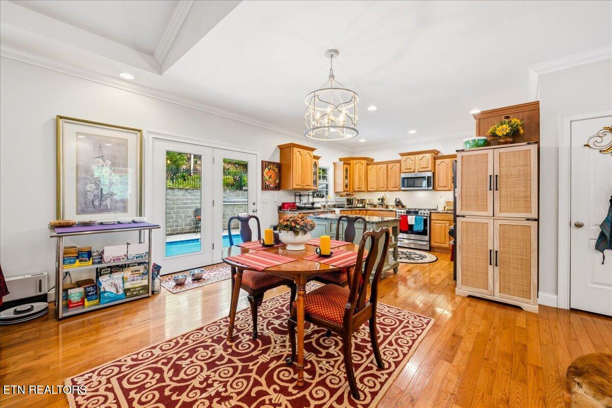48 Riverside Drive