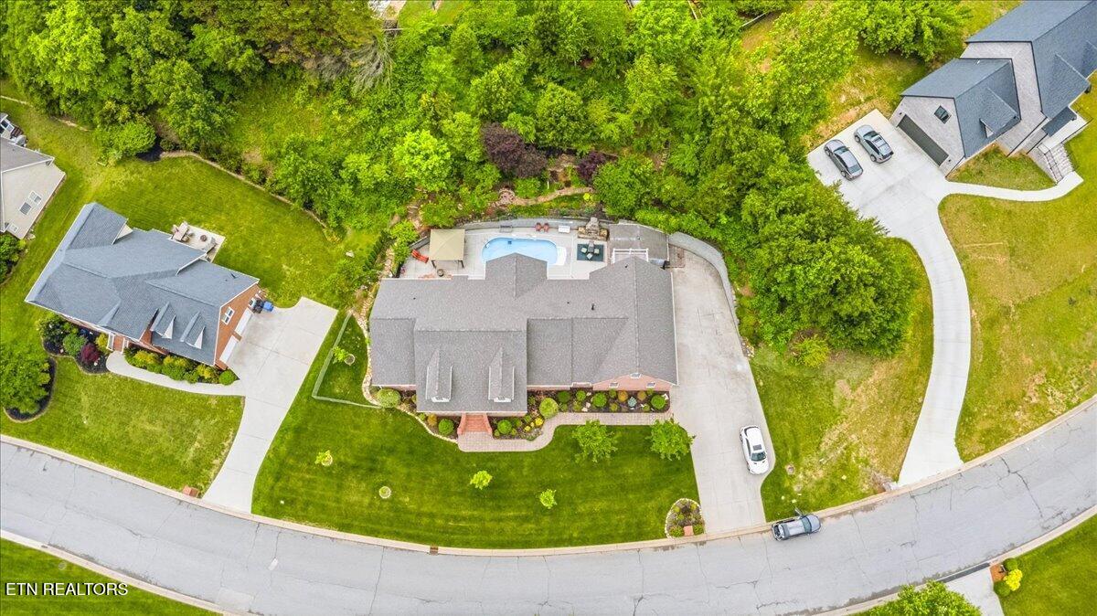 48 Riverside Drive