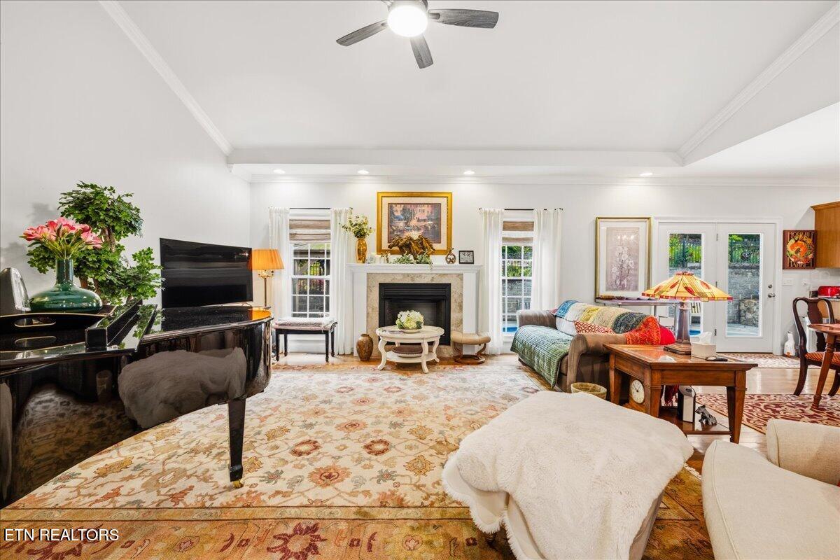 48 Riverside Drive