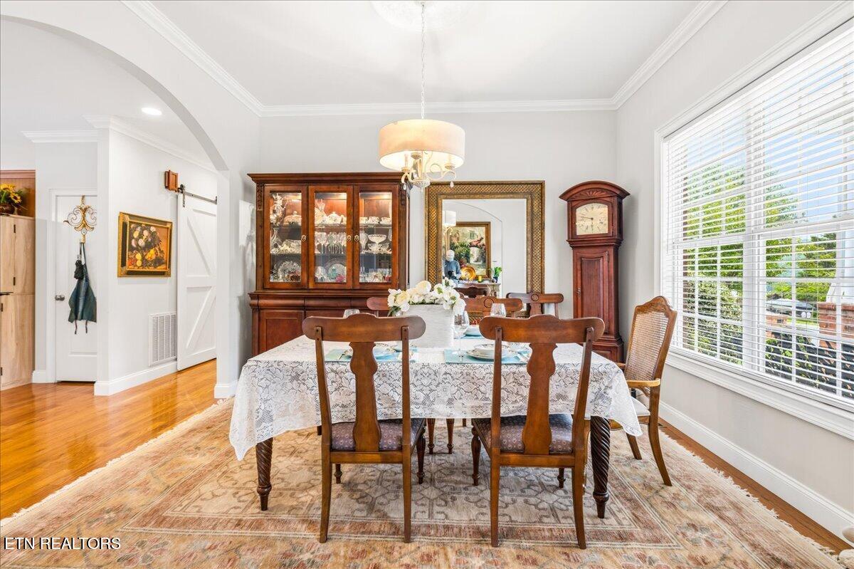 48 Riverside Drive