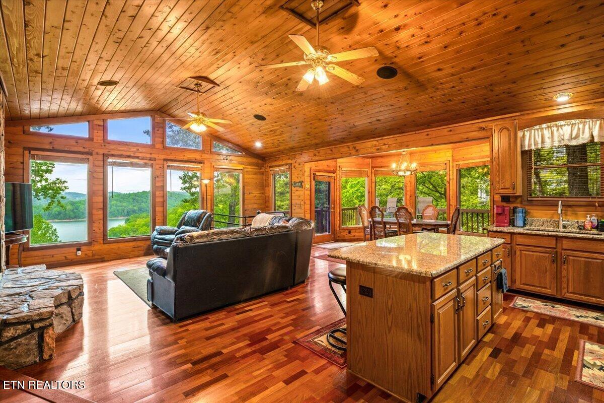 1186 Deerfield Way, LaFollette