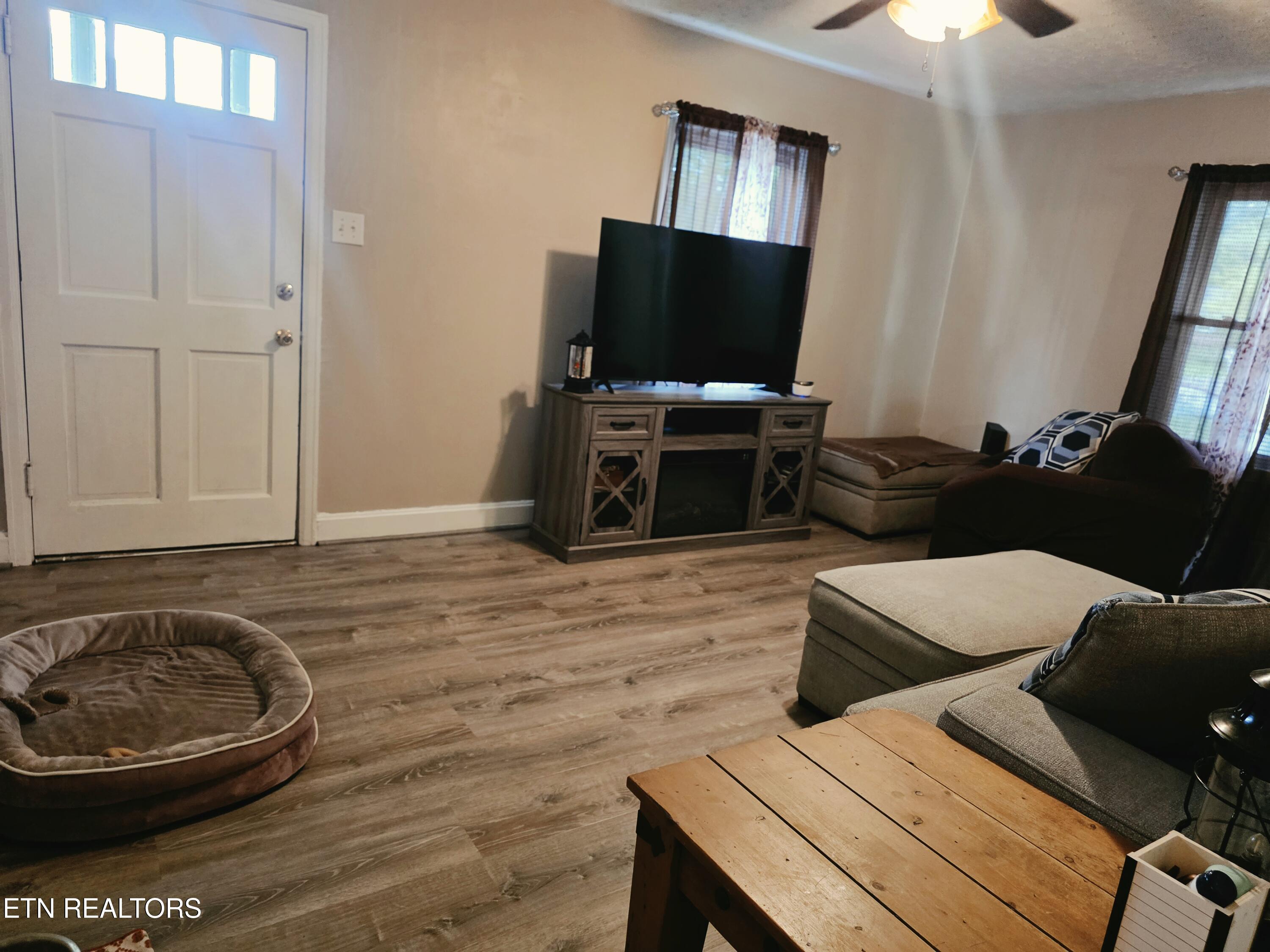 404 E 4th St, LaFollette