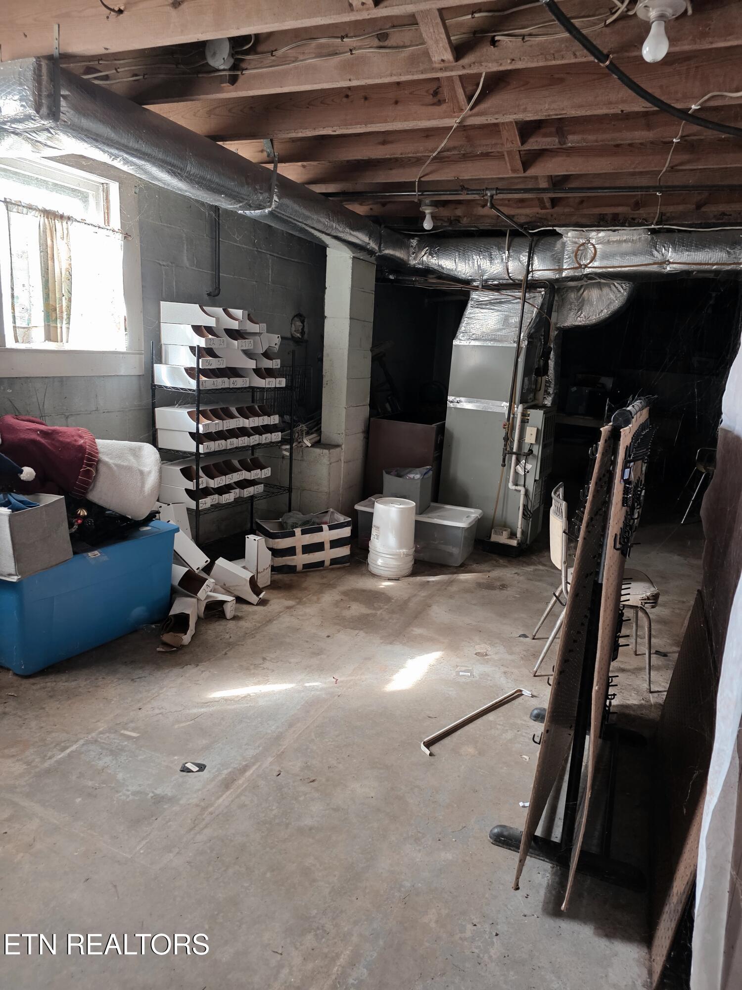404 E 4th St, LaFollette