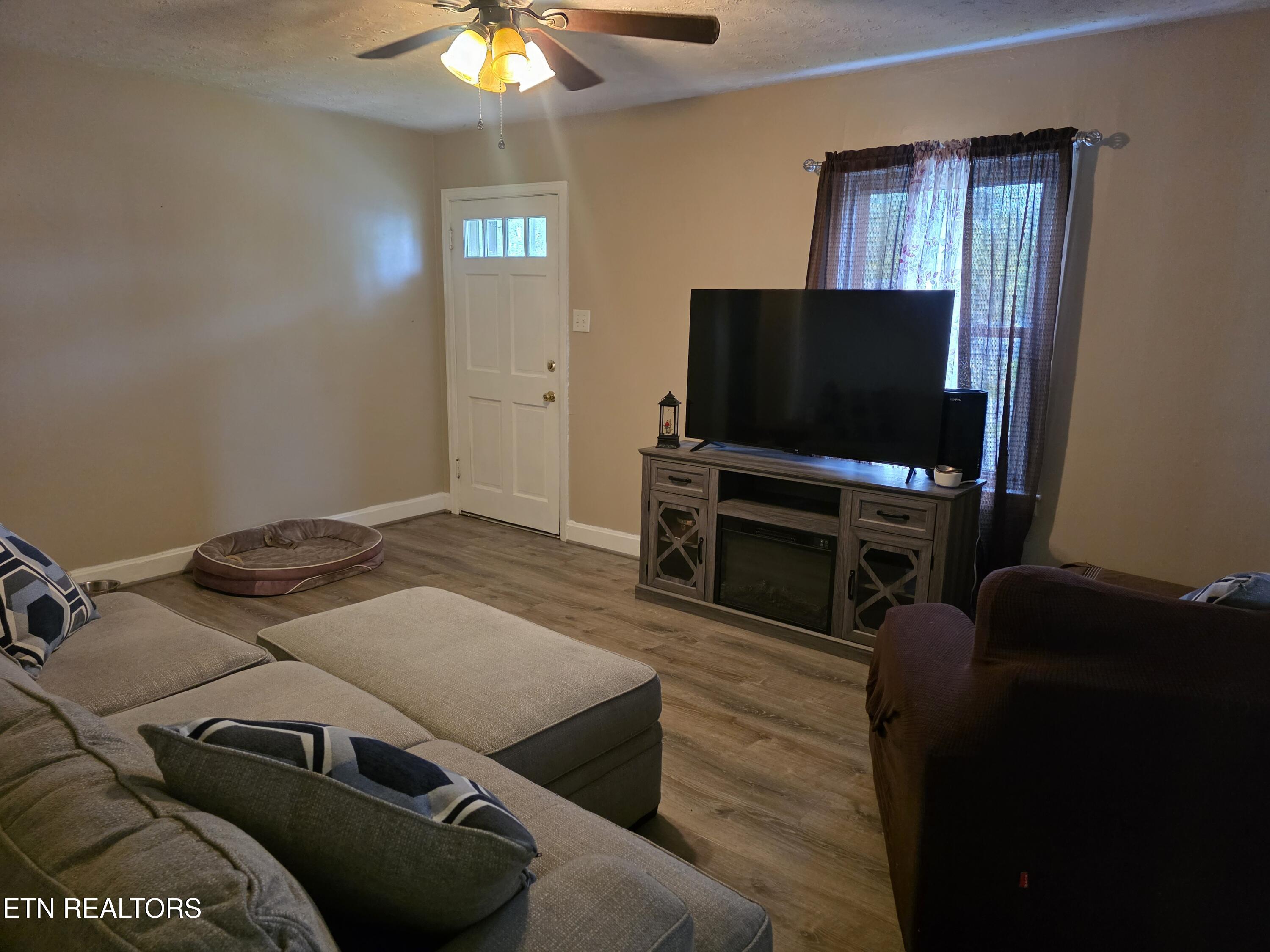 404 E 4th St, LaFollette
