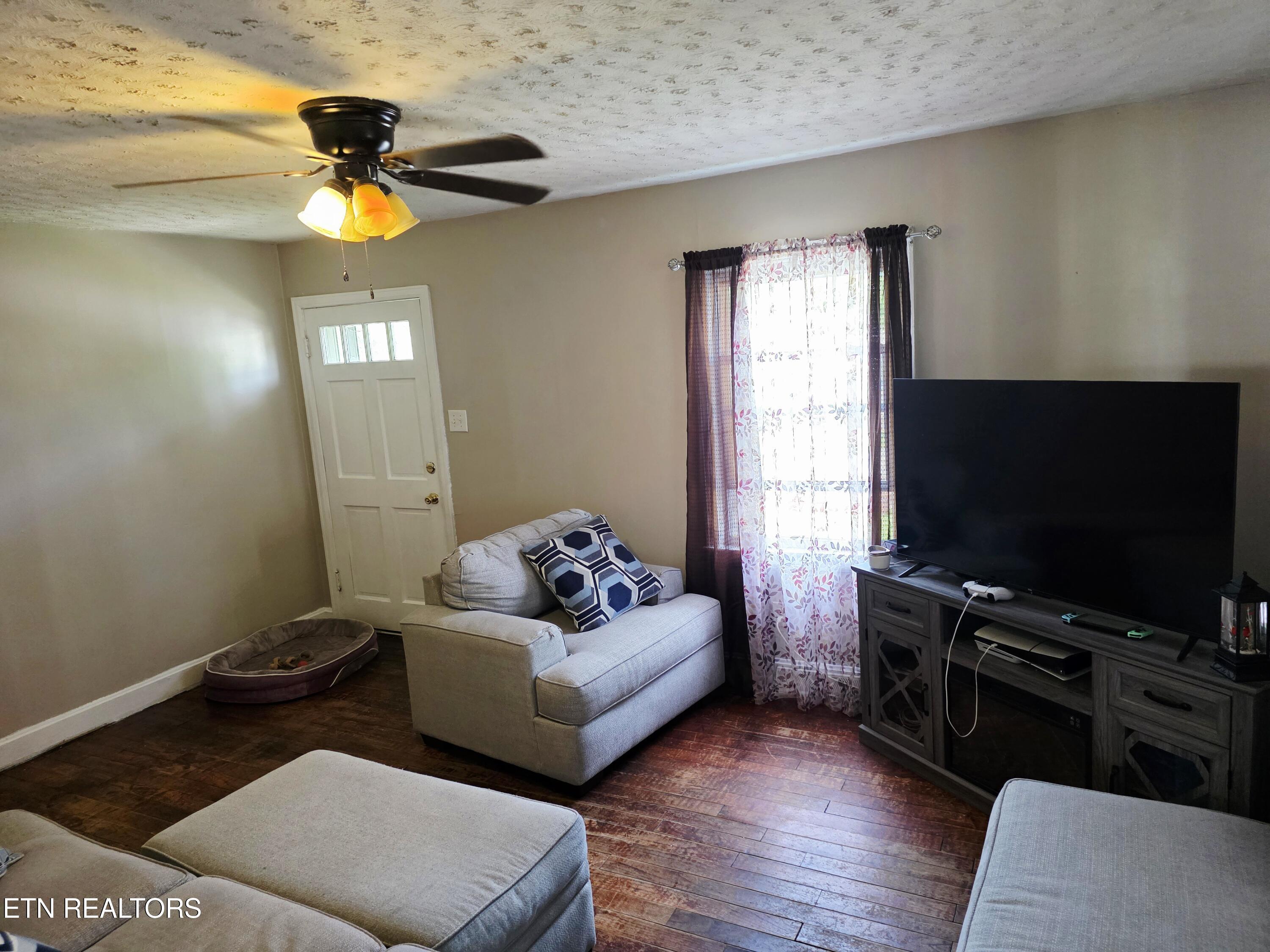 404 E 4th St, LaFollette