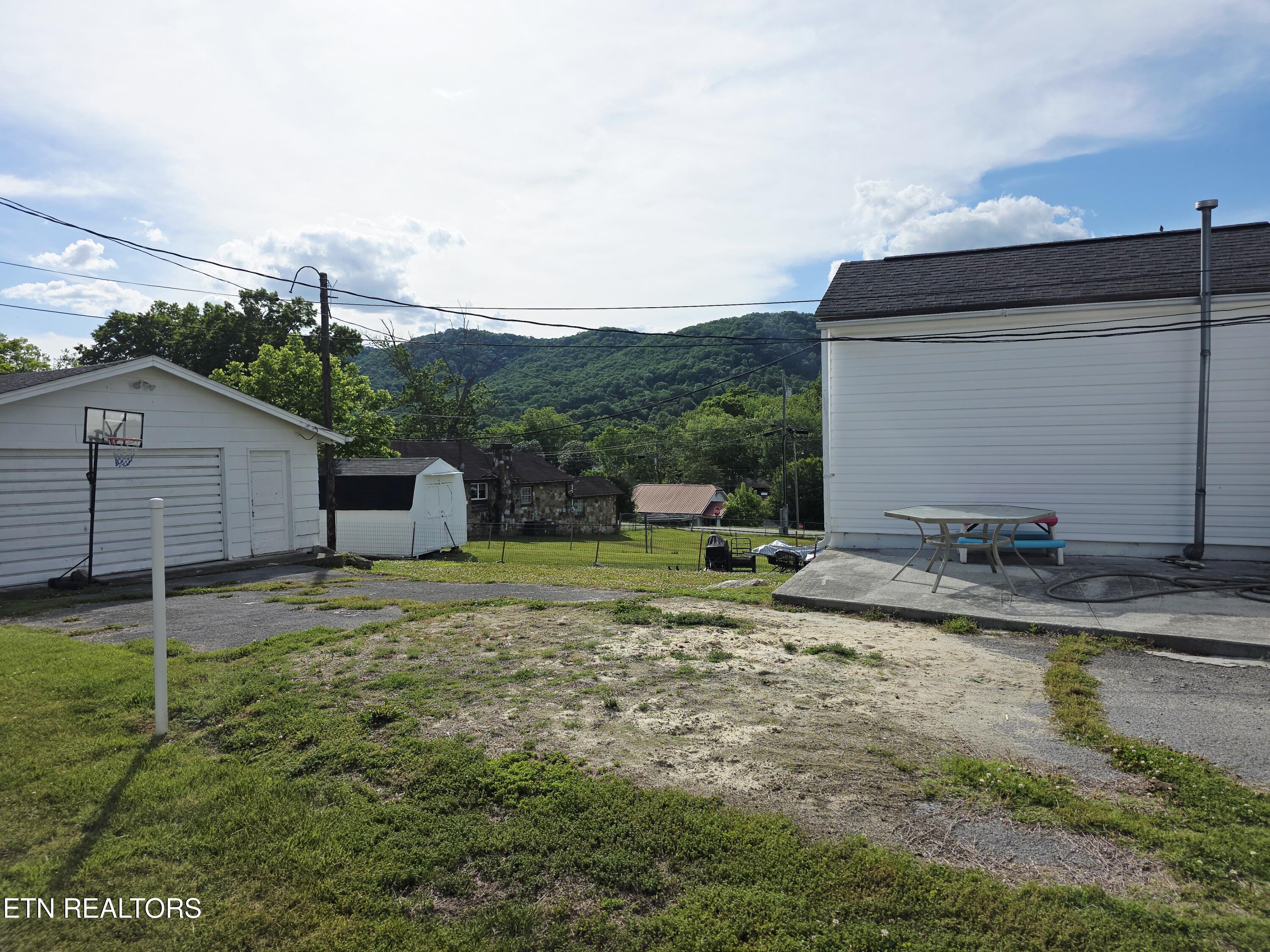 404 E 4th St, LaFollette