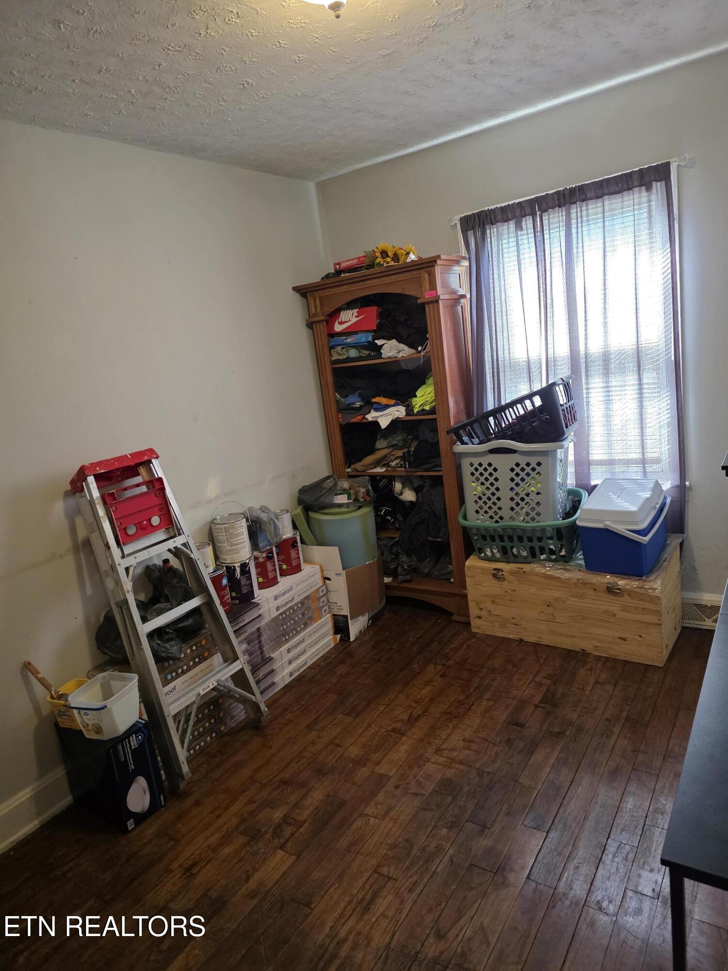 404 E 4th St, LaFollette