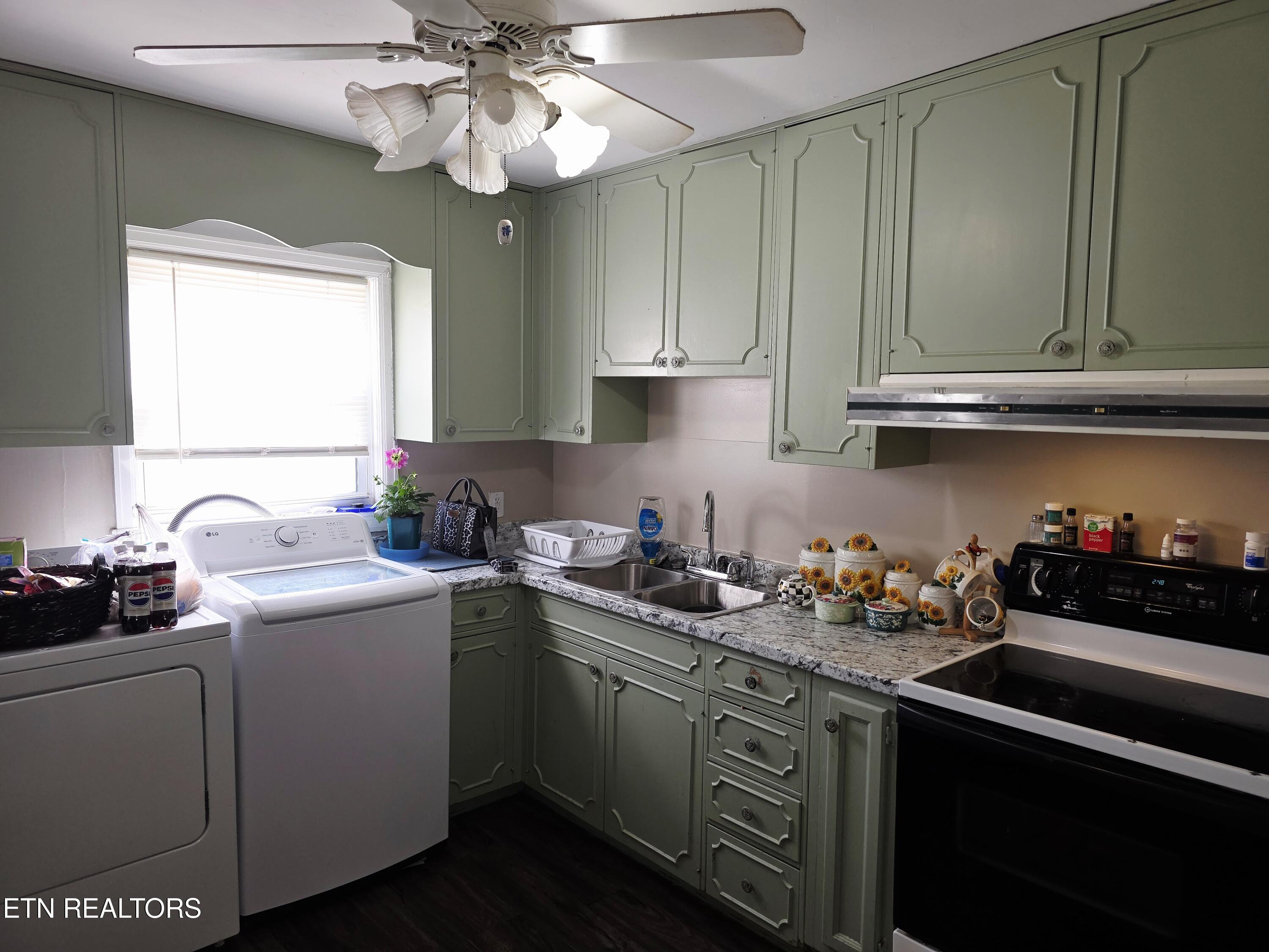 404 E 4th St, LaFollette