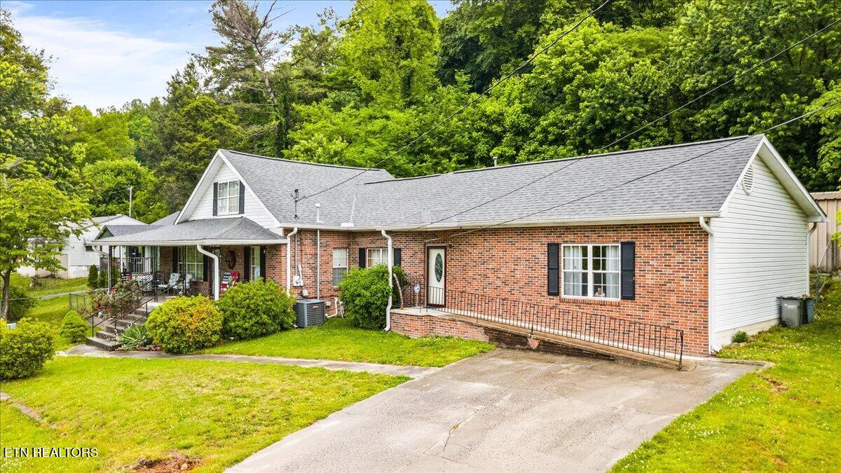 915 Cherry St, LaFollette