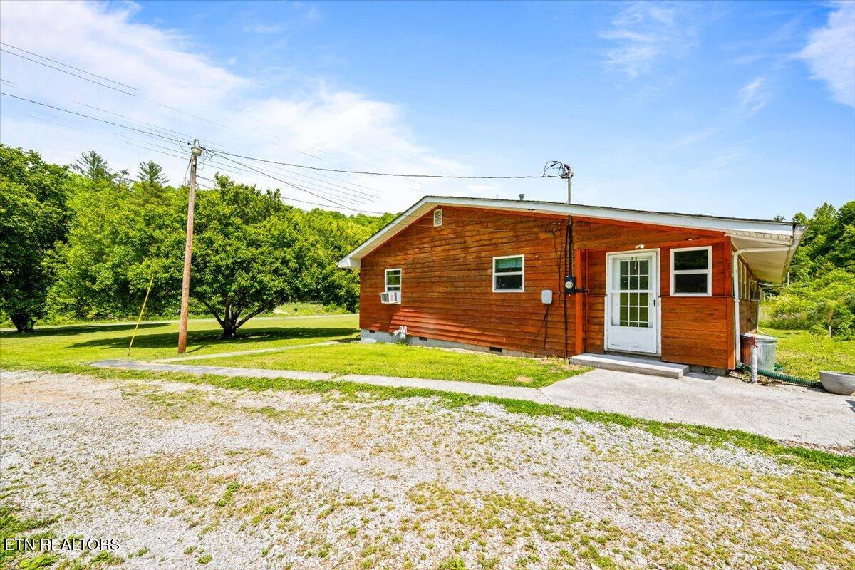 4662 Baker Hwy