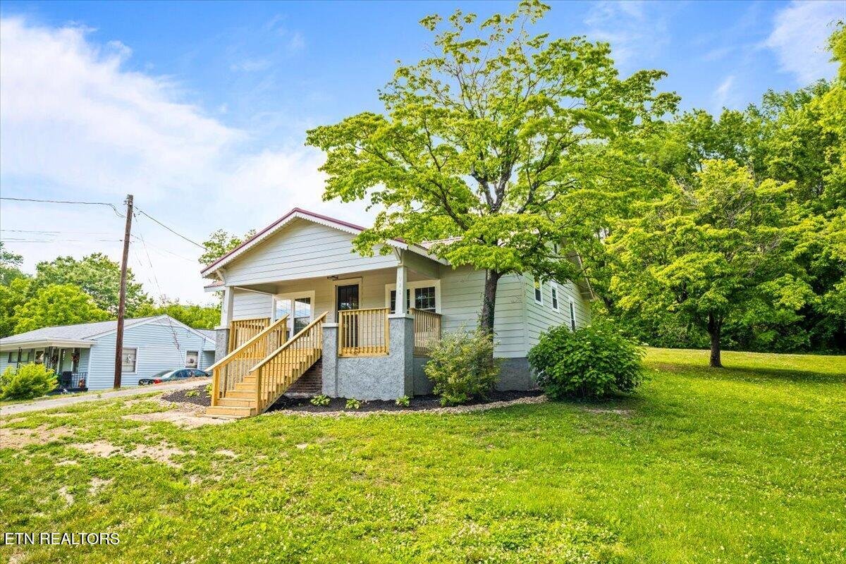 922 W Central Ave, LaFollette