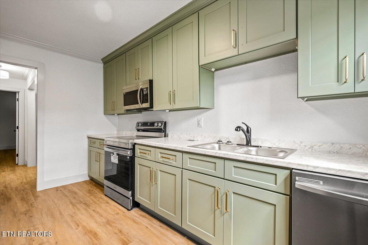 922 W Central Ave, LaFollette