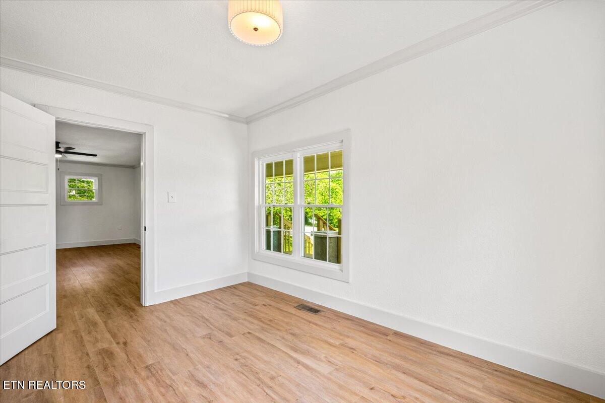 922 W Central Ave, LaFollette