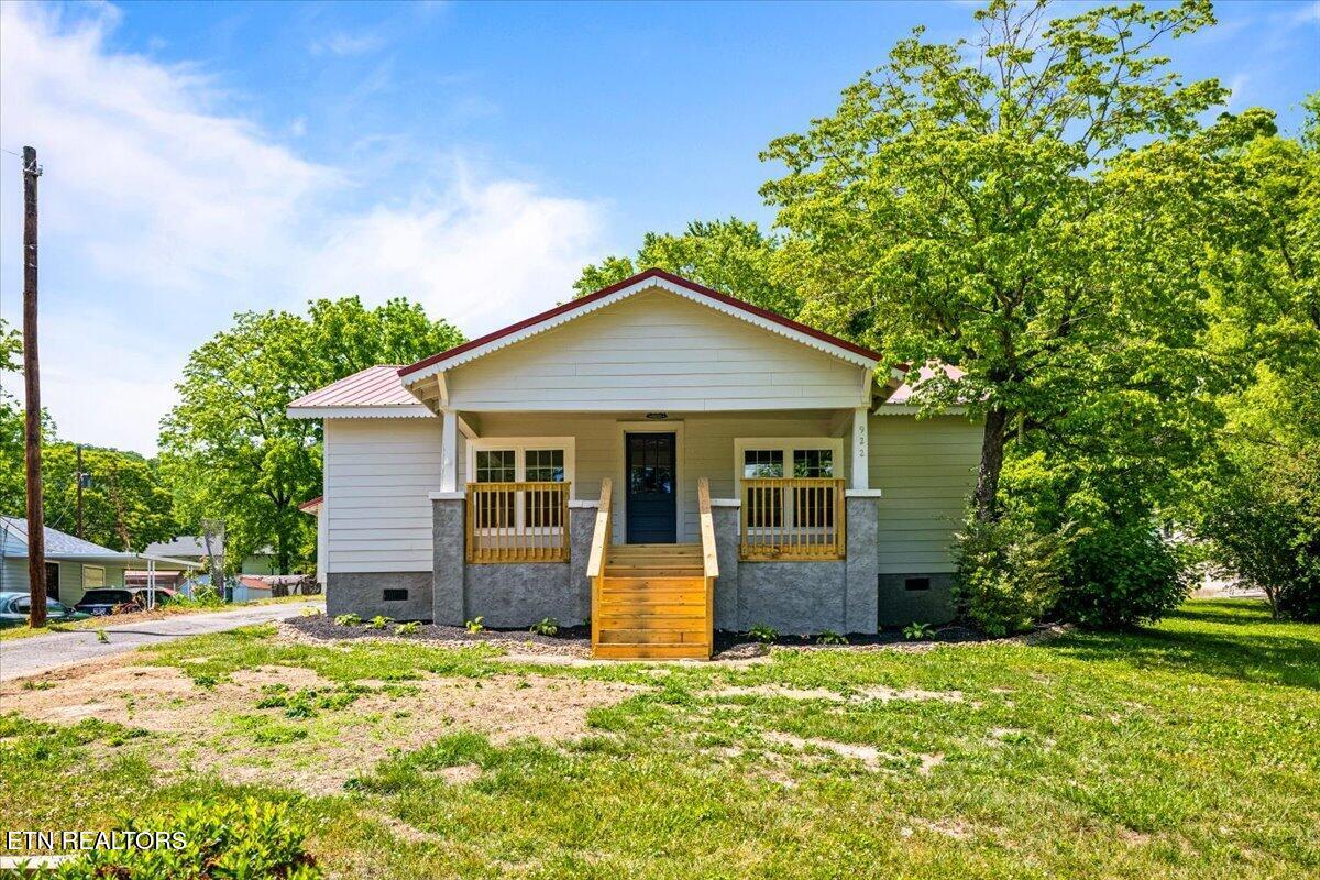 922 W Central Ave, LaFollette