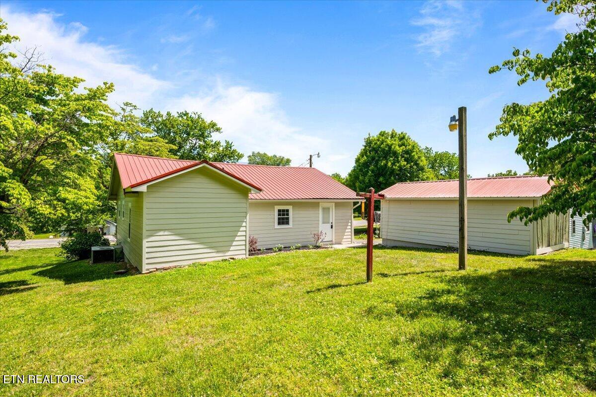 922 W Central Ave, LaFollette