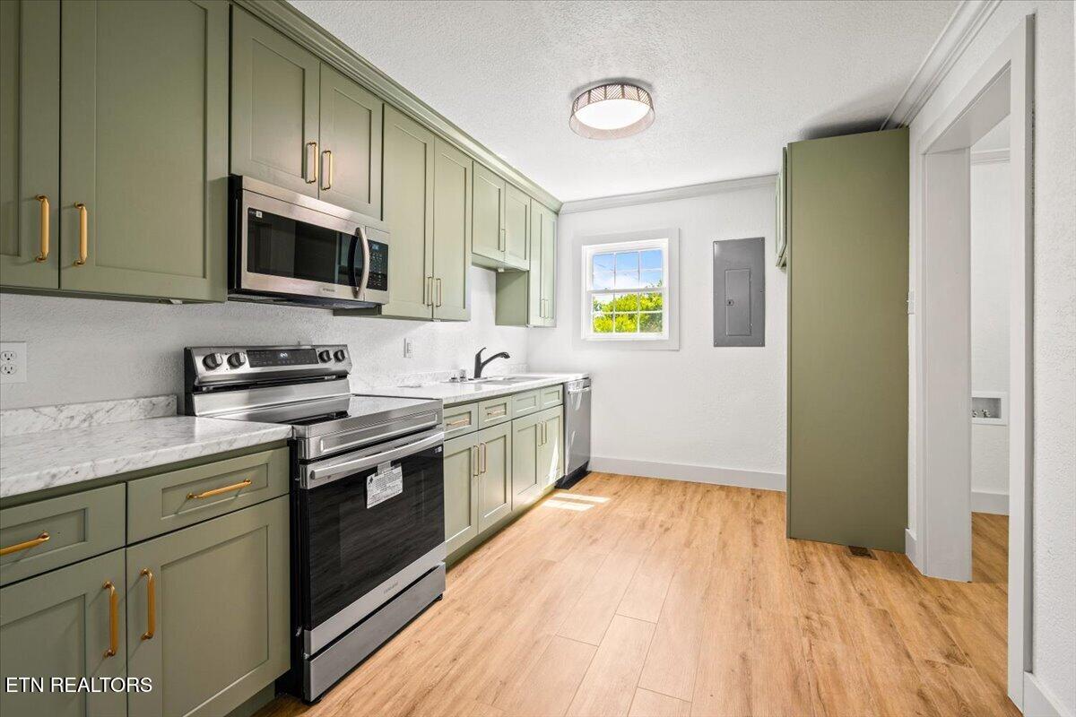 922 W Central Ave, LaFollette