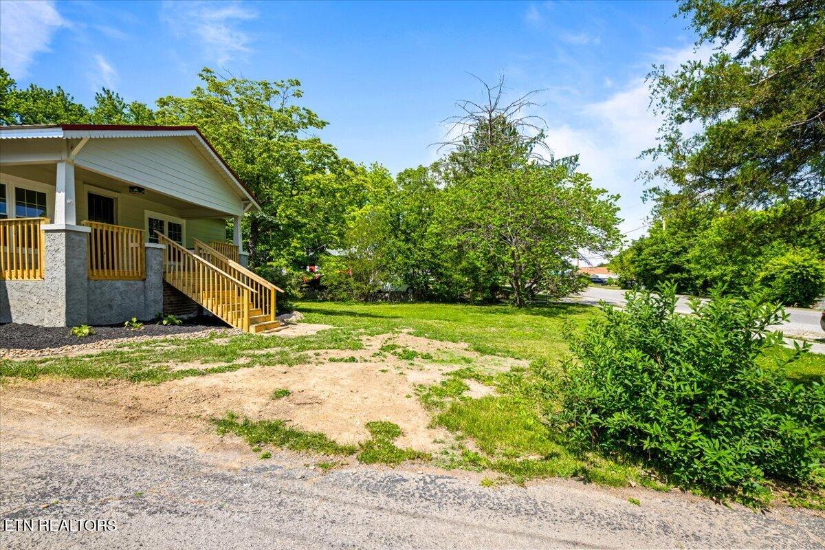 922 W Central Ave, LaFollette