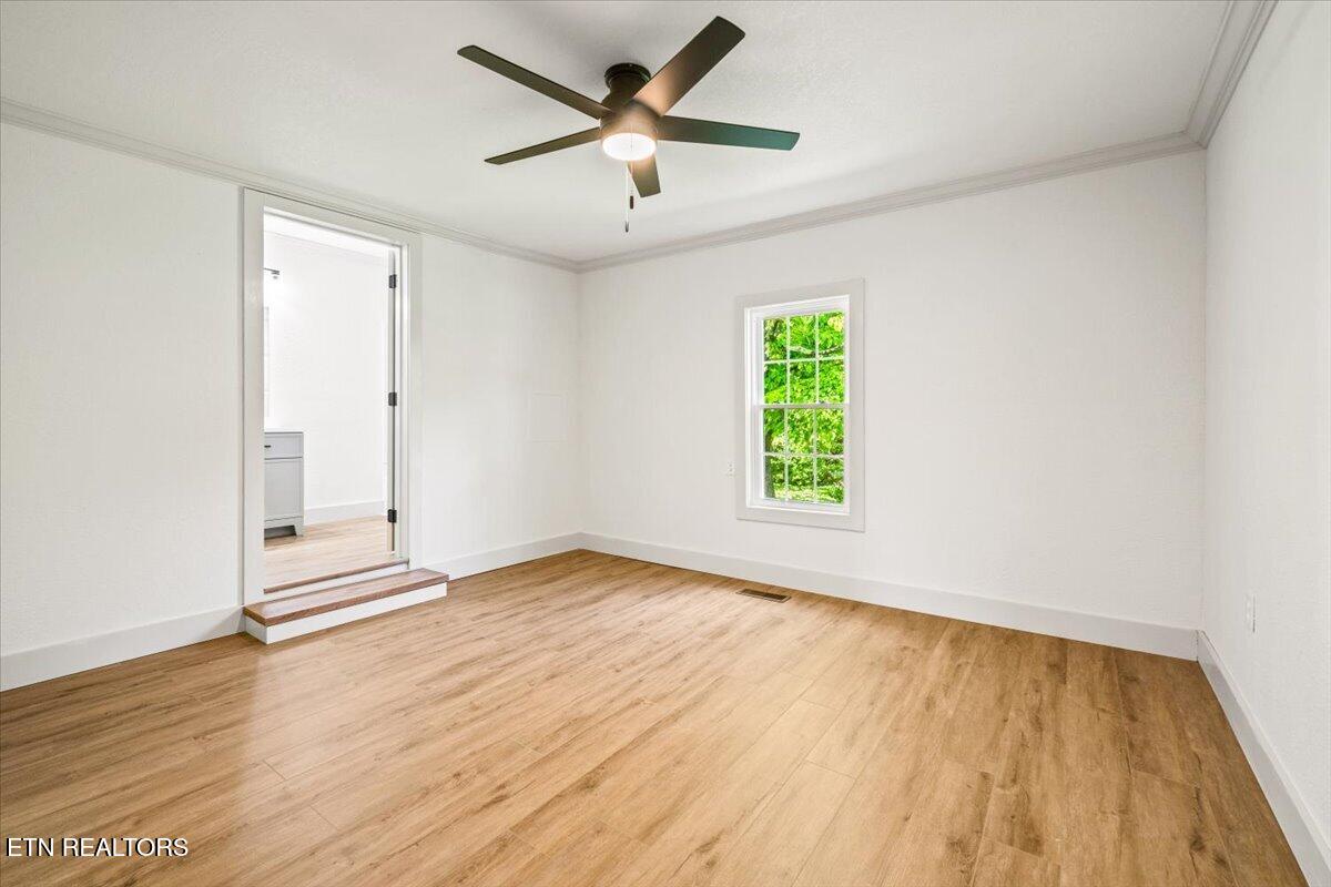 922 W Central Ave, LaFollette