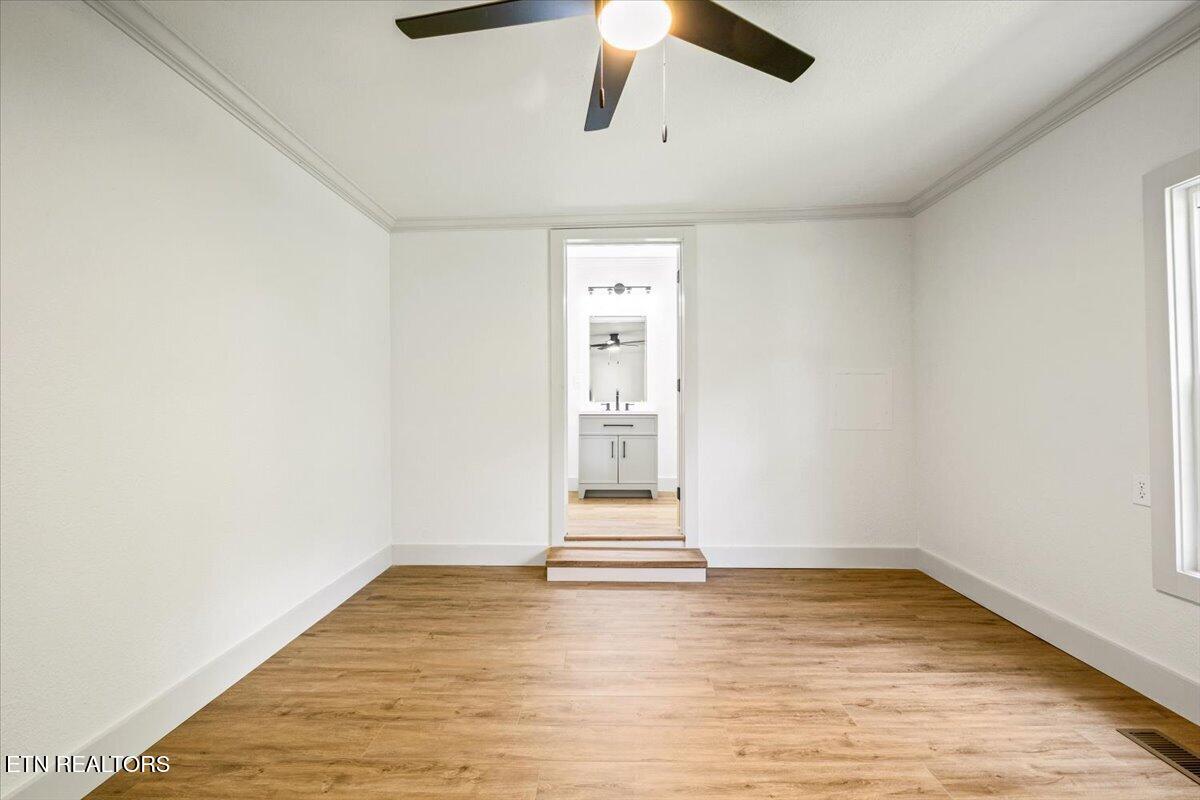 922 W Central Ave, LaFollette
