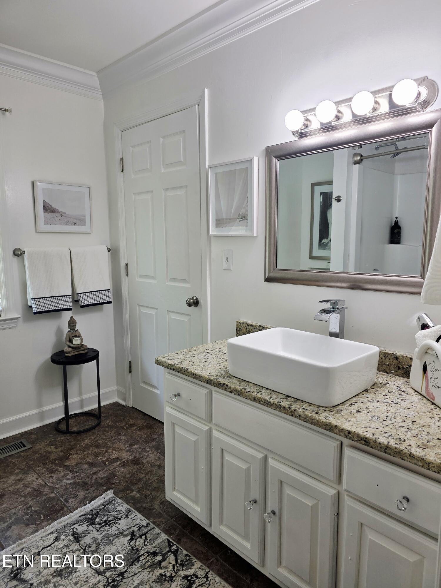 15 Radisson Cove