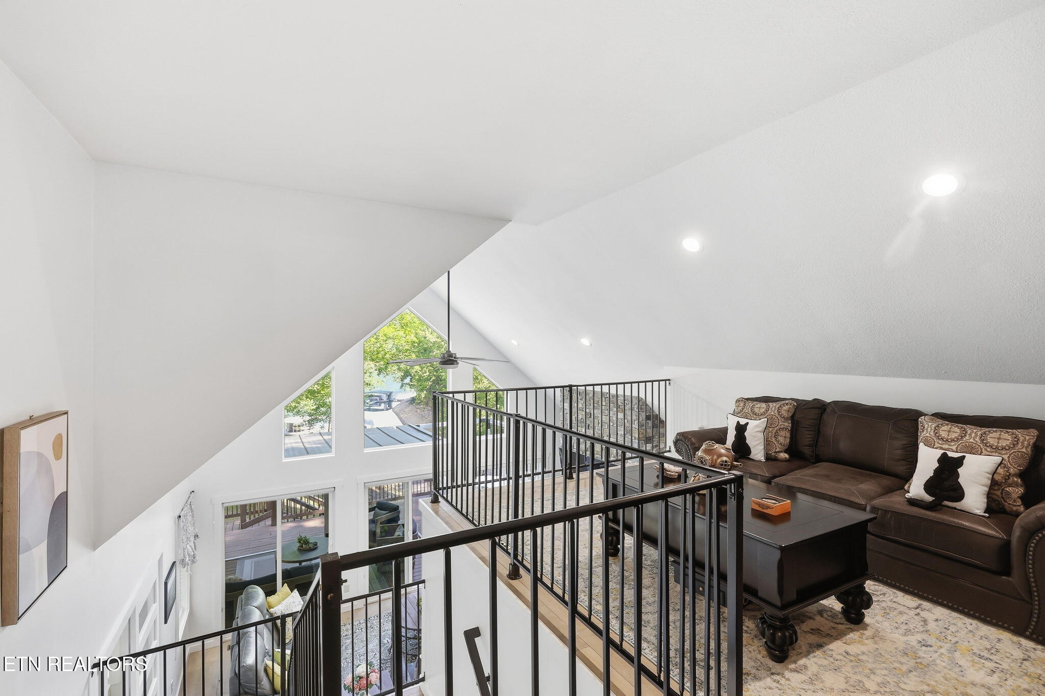 1068 N Shorewood Drive