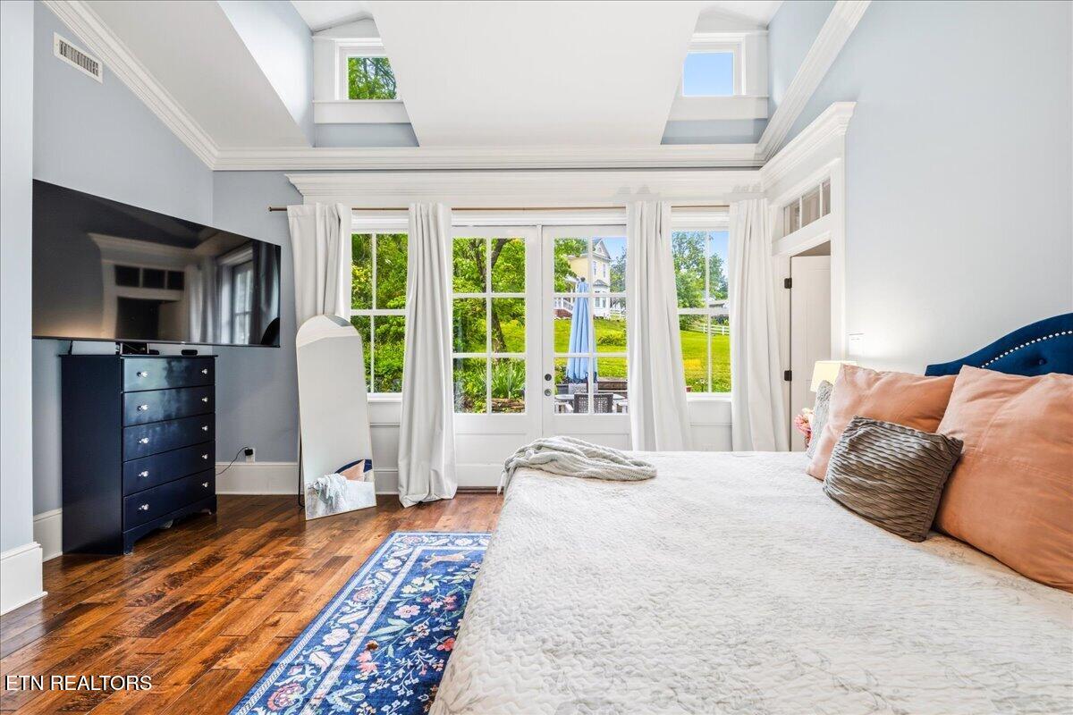 104 Morgan St