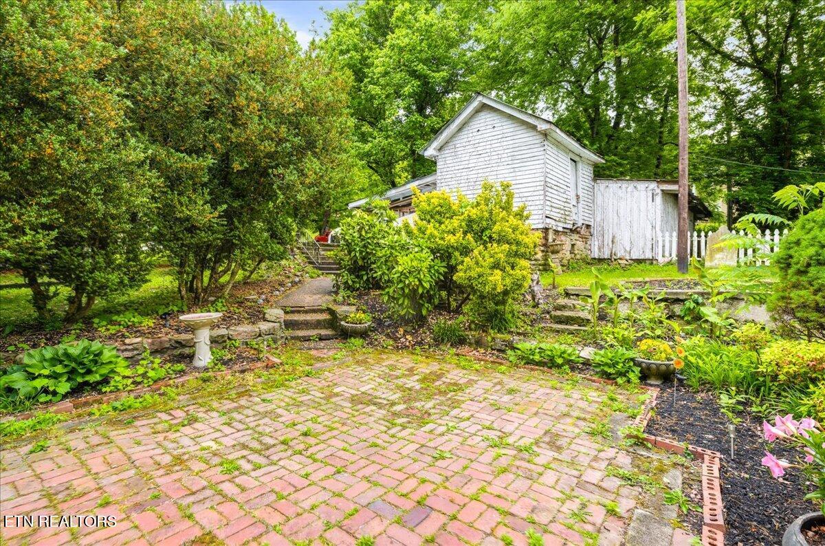 104 Morgan St