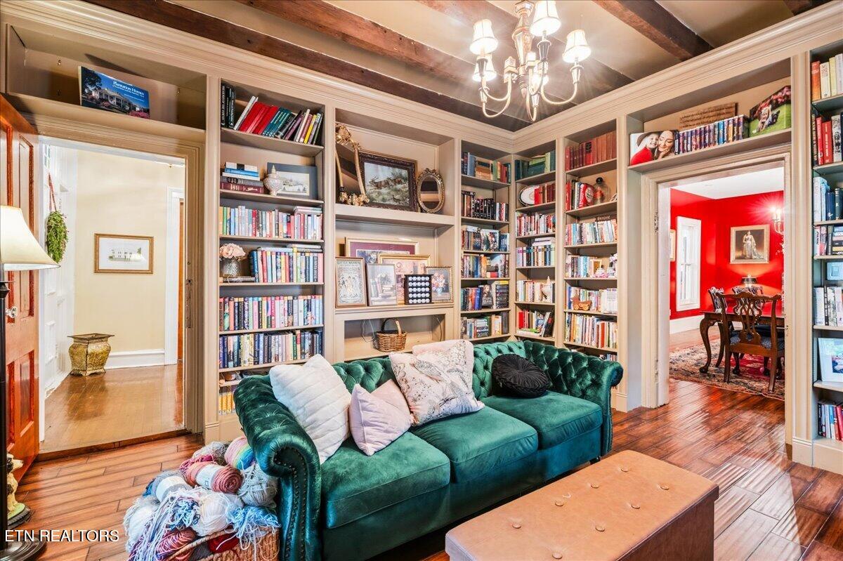 104 Morgan St