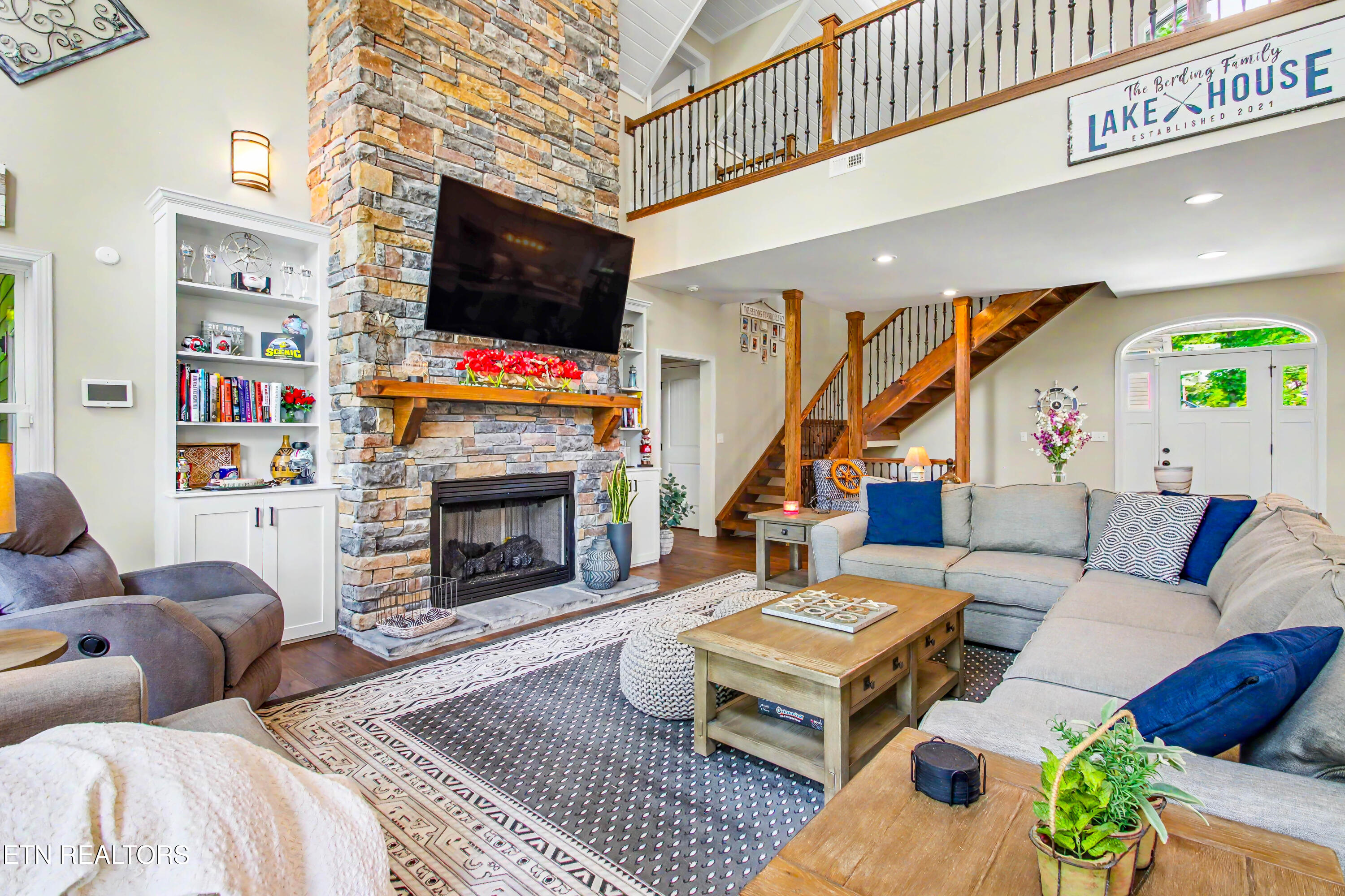 597 E Norris Point Rd, LaFollette
