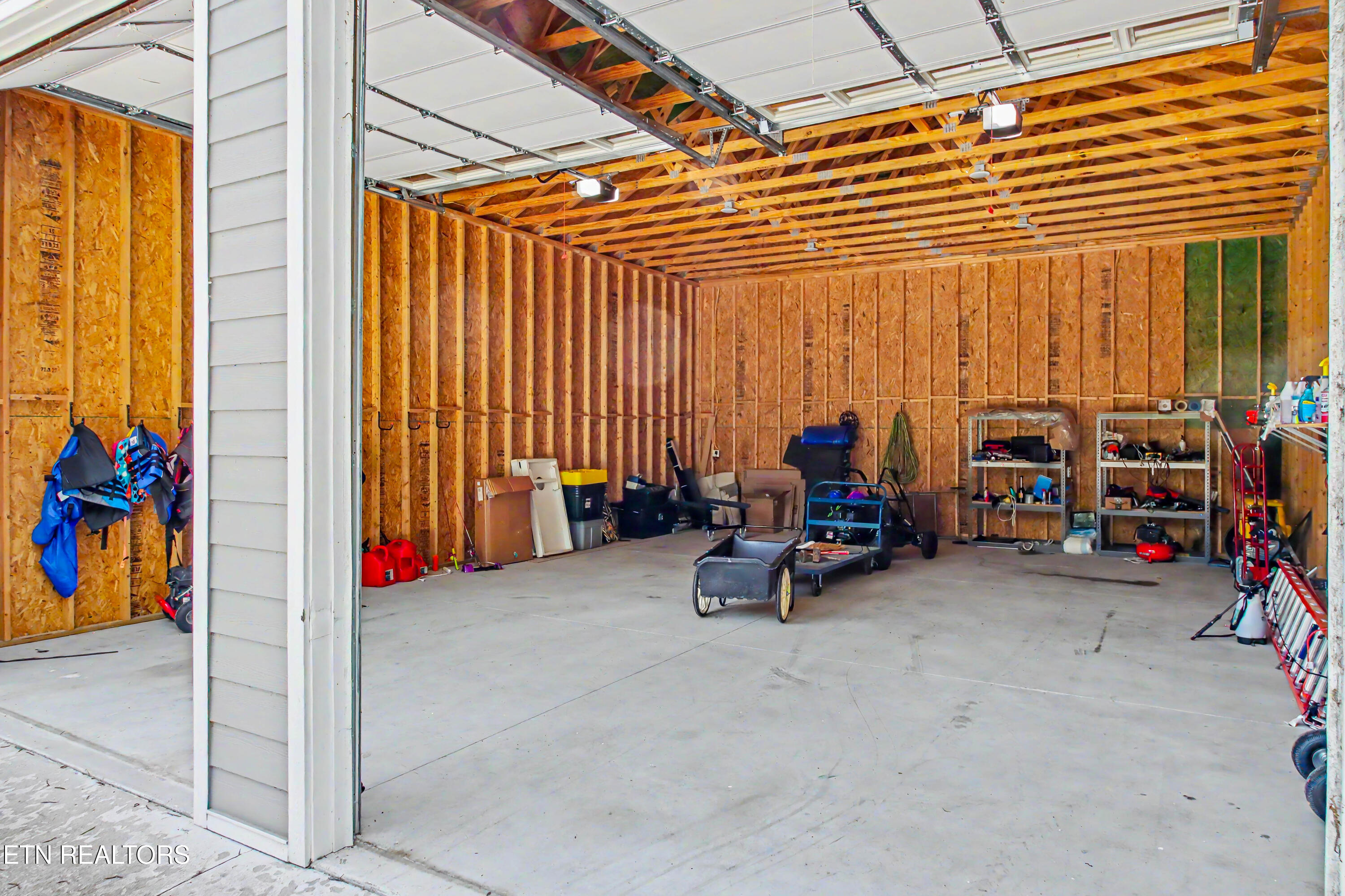 597 E Norris Point Rd, LaFollette
