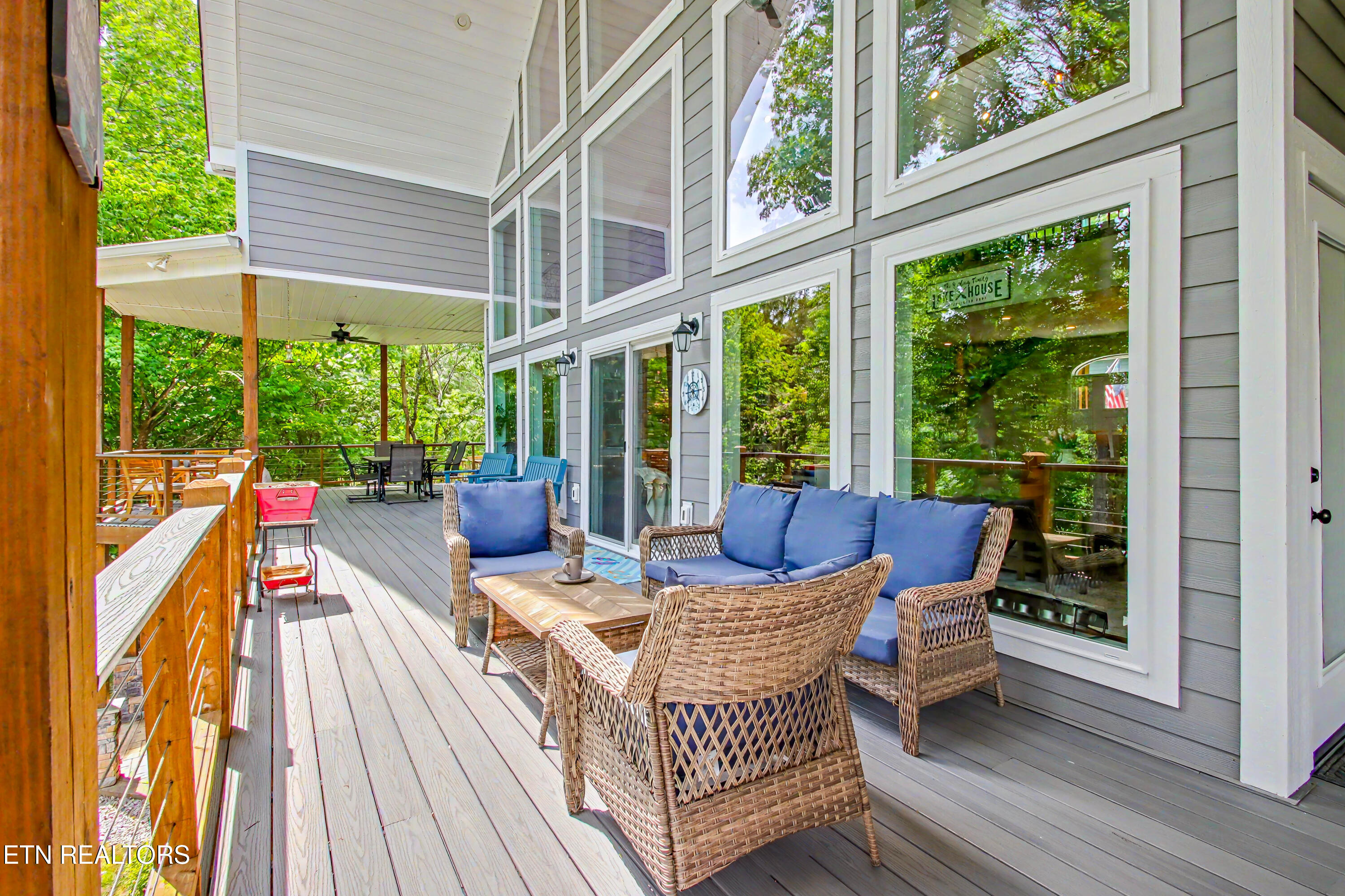 597 E Norris Point Rd, LaFollette
