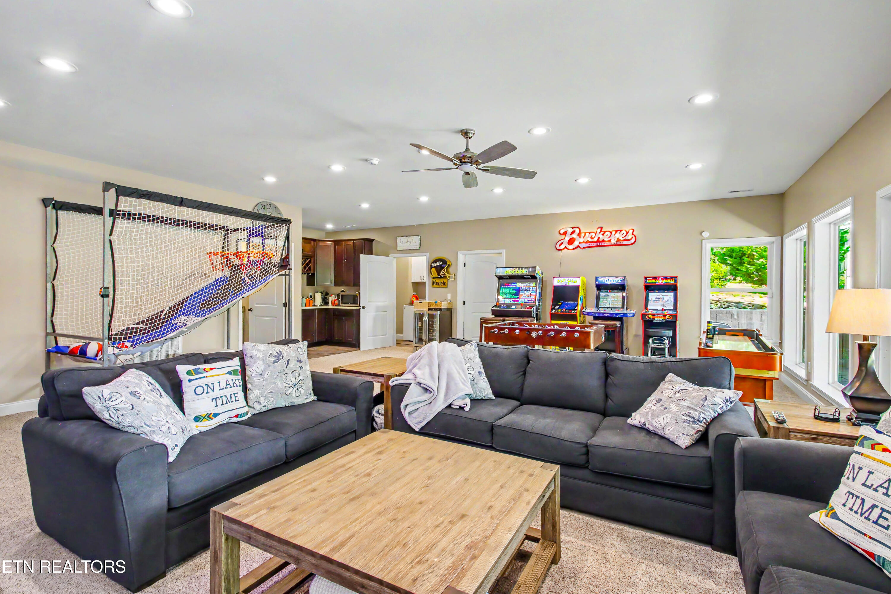 597 E Norris Point Rd, LaFollette