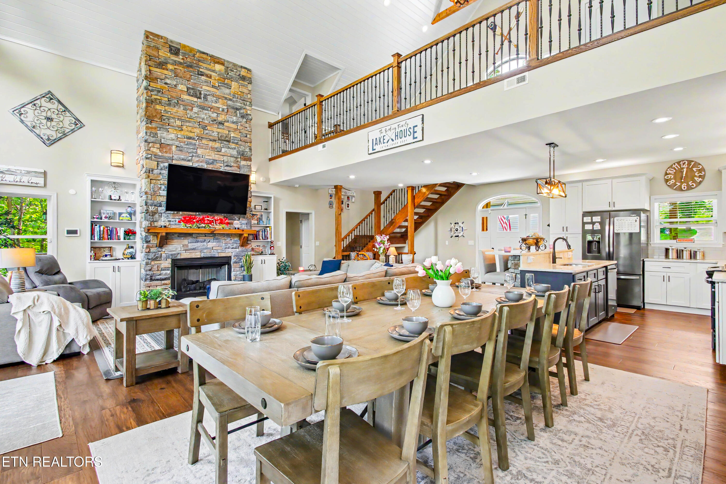597 E Norris Point Rd, LaFollette