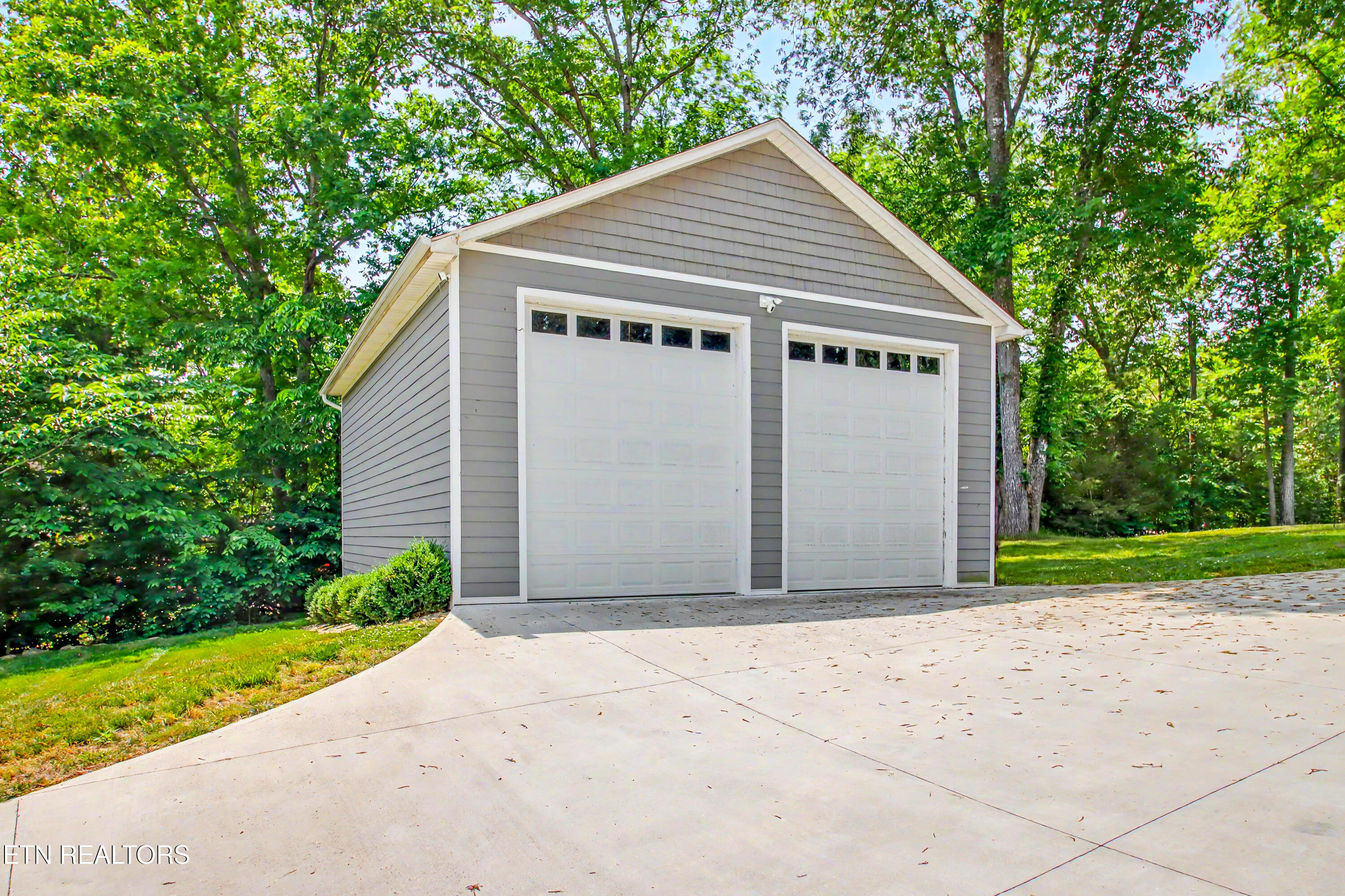 597 E Norris Point Rd, LaFollette