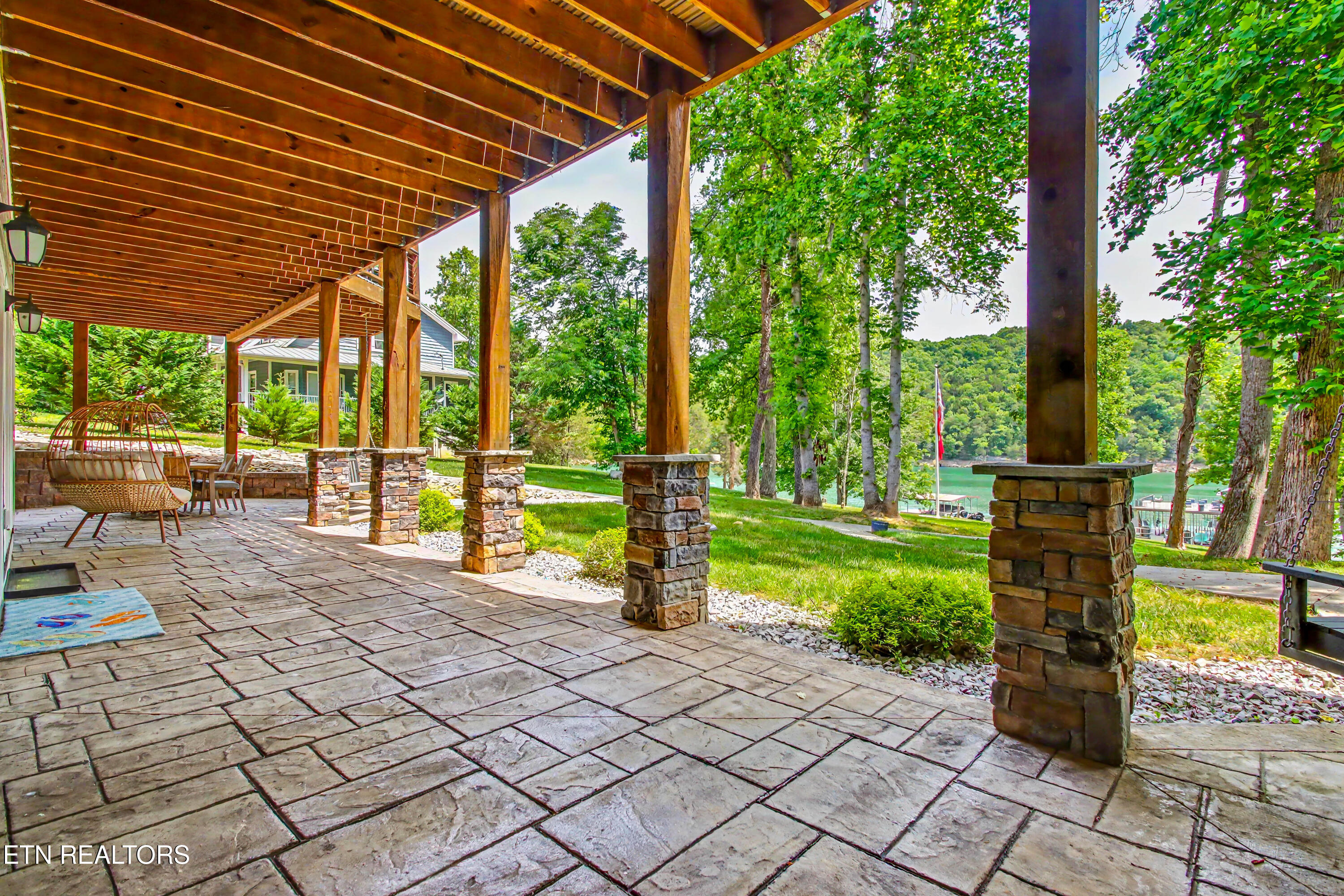 597 E Norris Point Rd, LaFollette