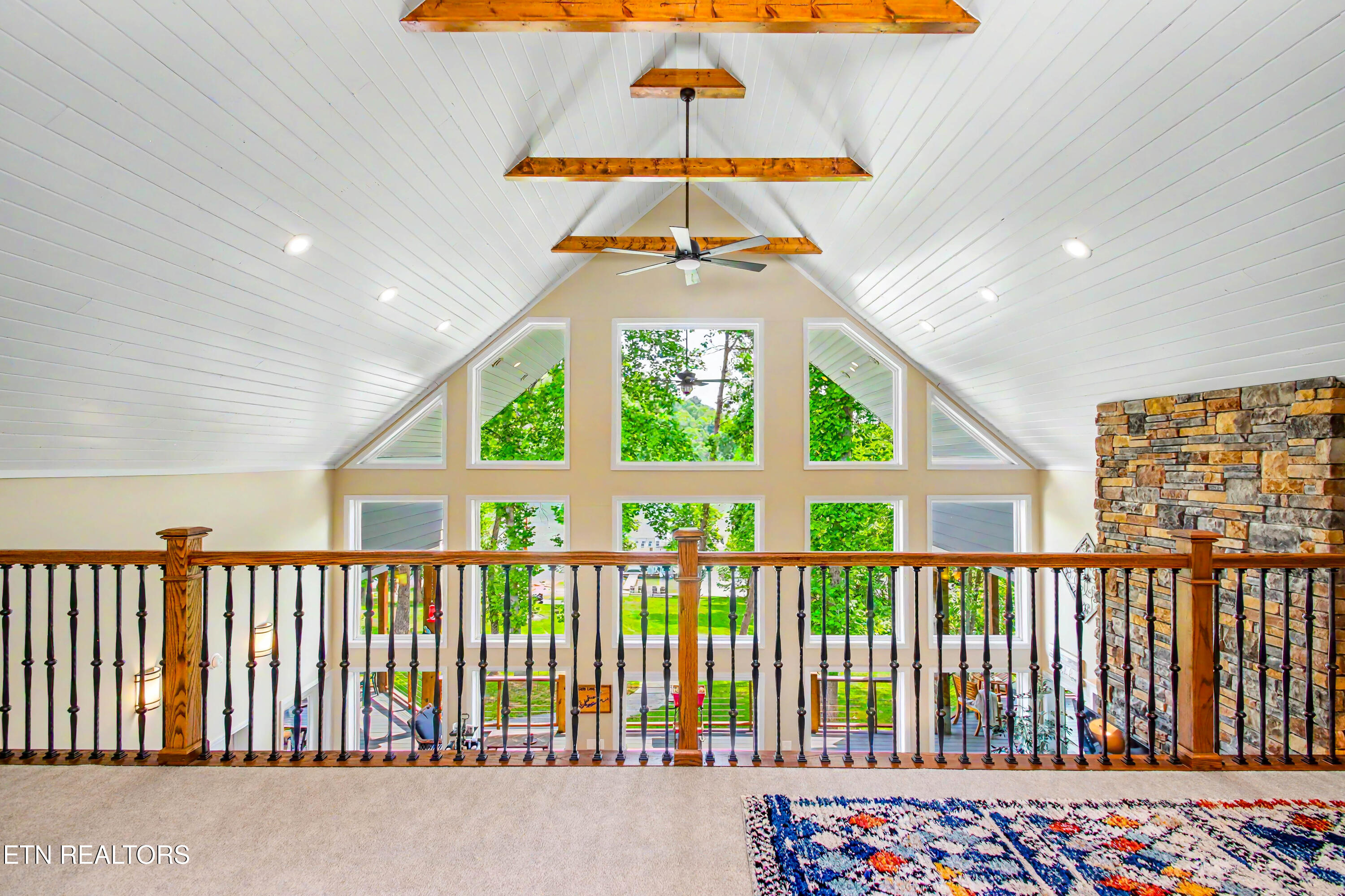 597 E Norris Point Rd, LaFollette