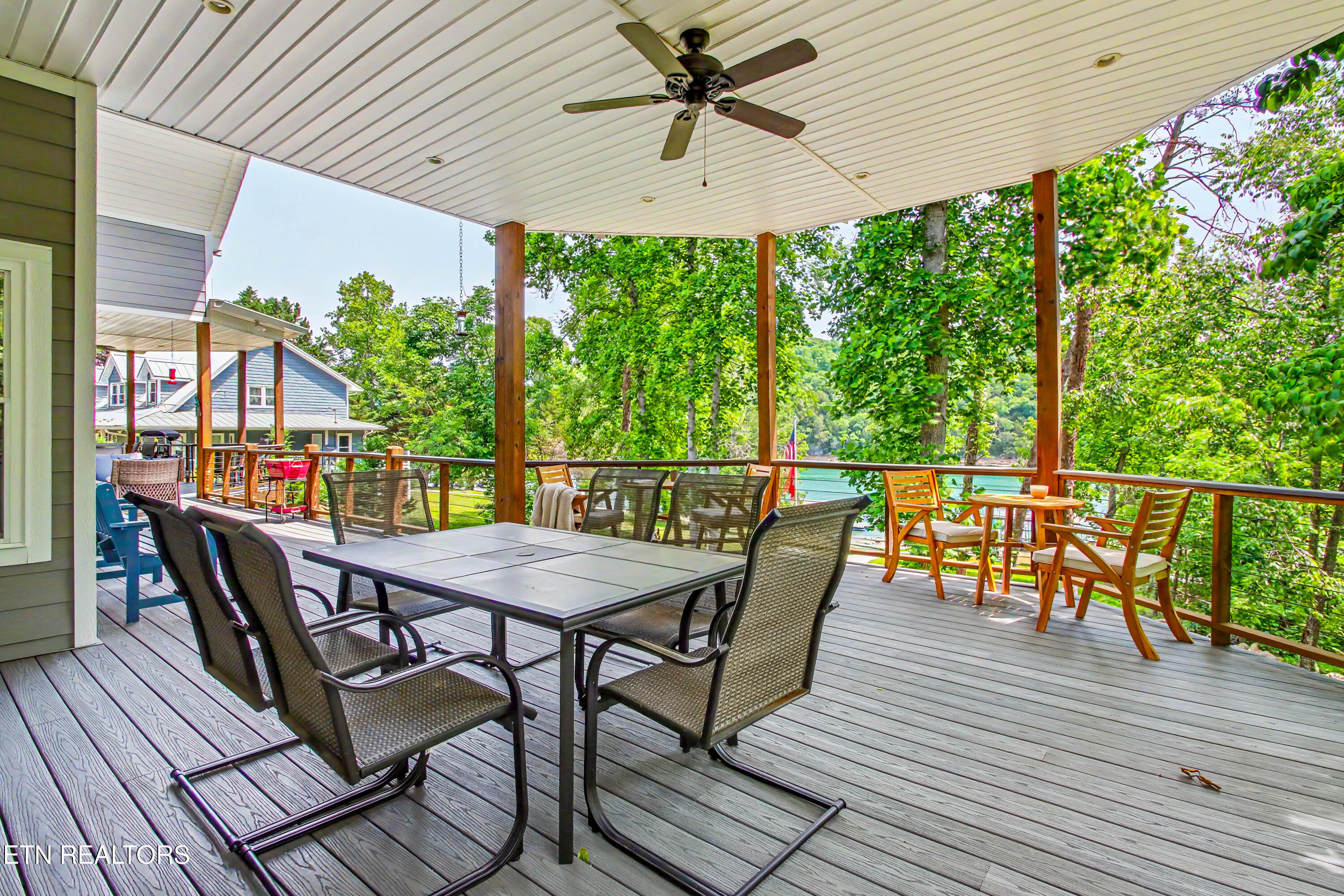 597 E Norris Point Rd, LaFollette