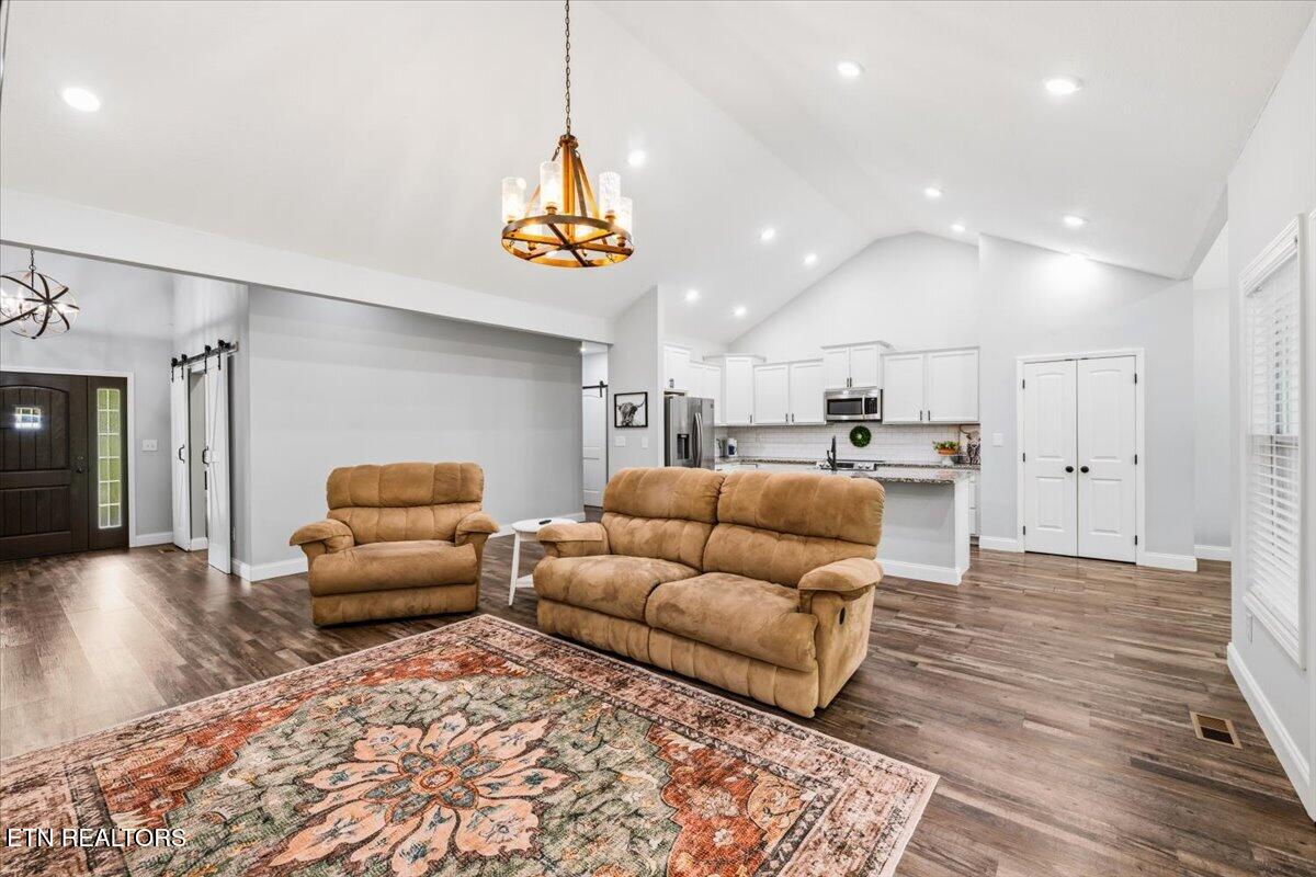 320 Wagon Lane