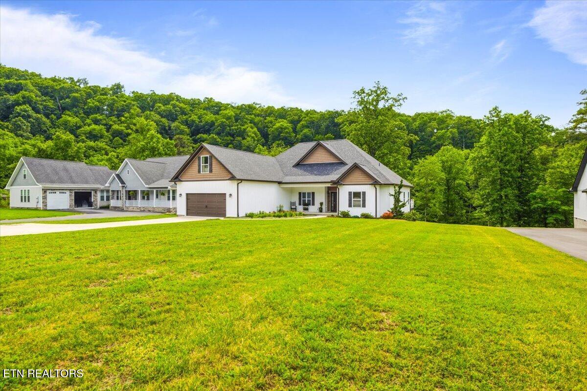 320 Wagon Lane