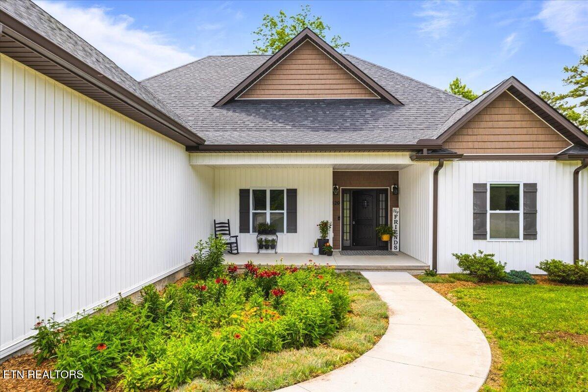320 Wagon Lane