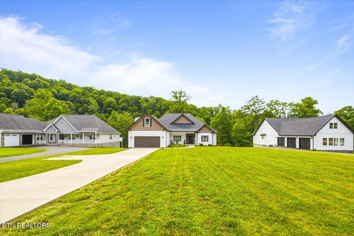 320 Wagon Lane