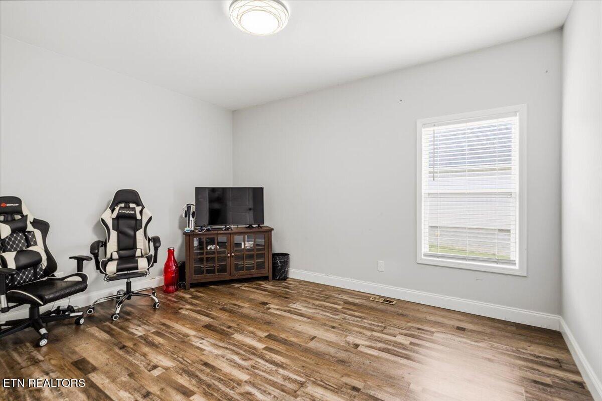 320 Wagon Lane