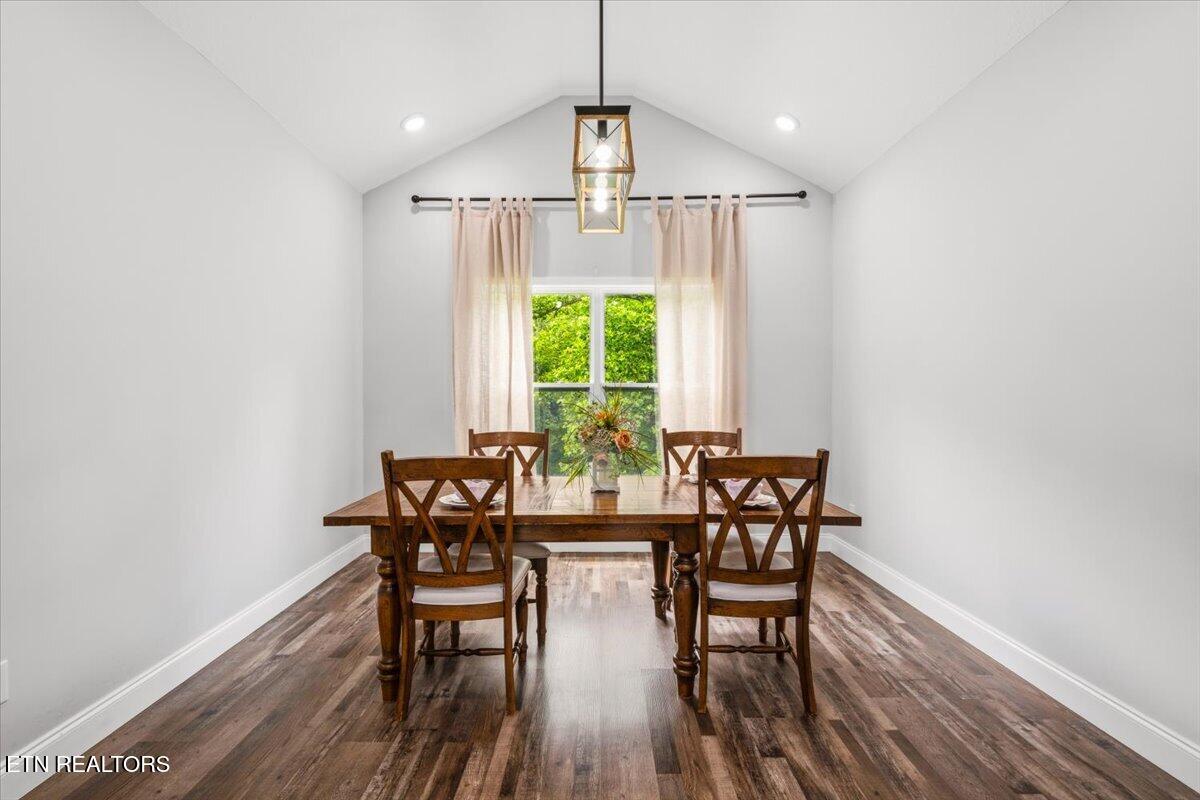 320 Wagon Lane