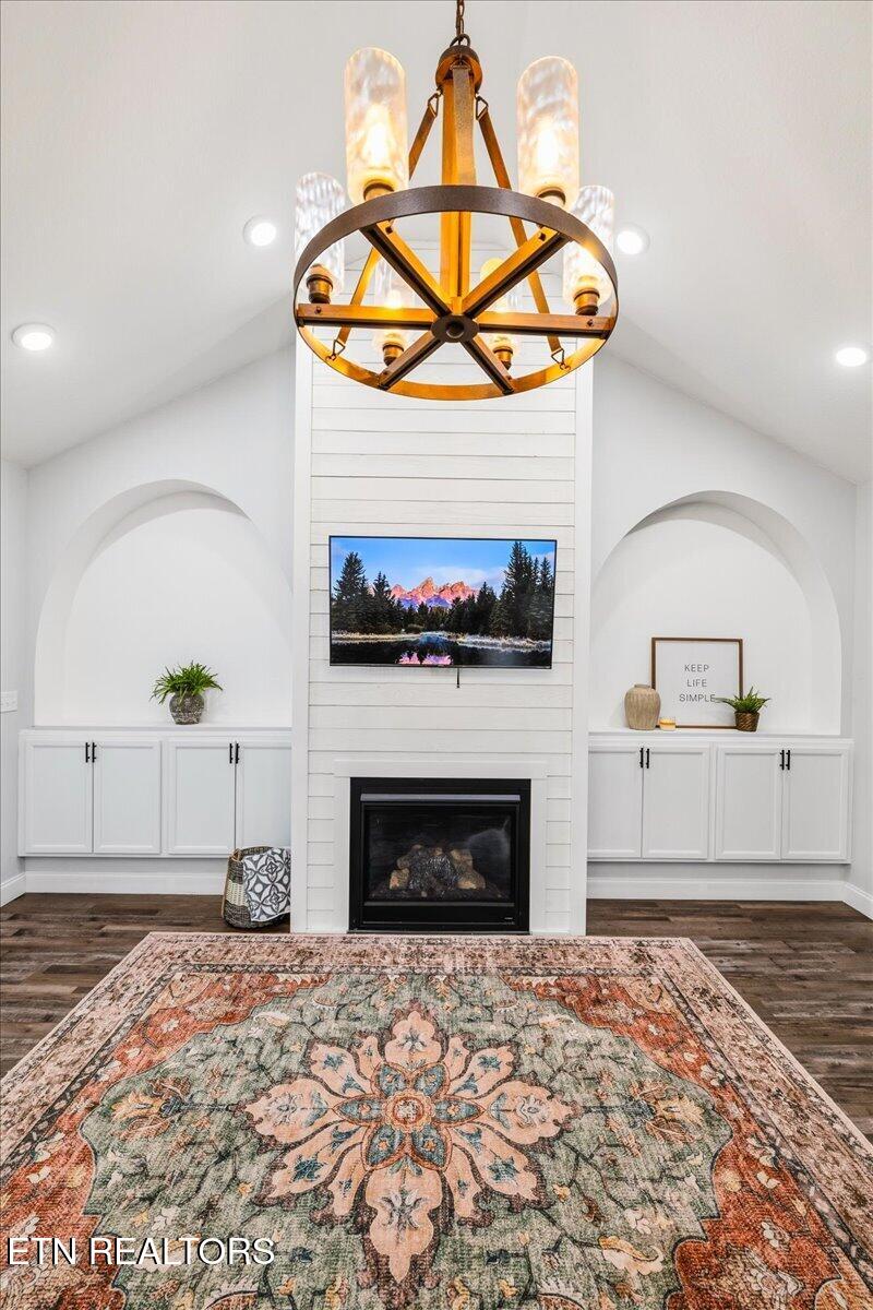 320 Wagon Lane