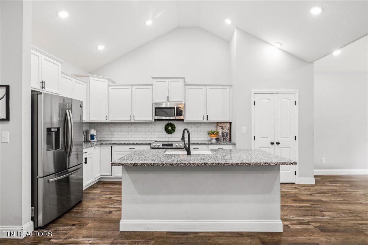 320 Wagon Lane