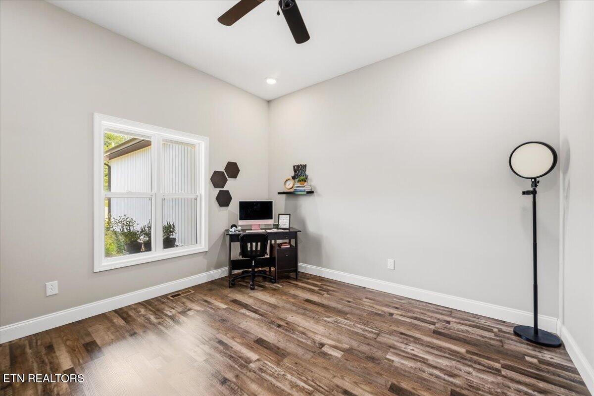 320 Wagon Lane