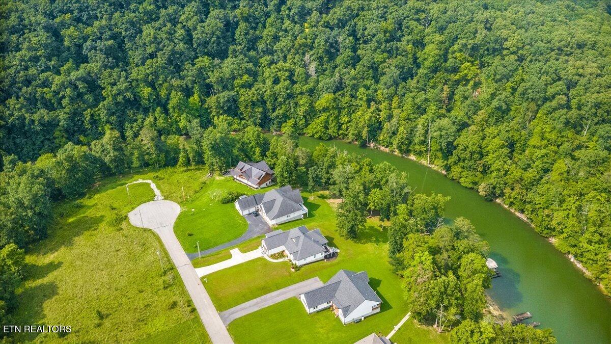 320 Wagon Lane