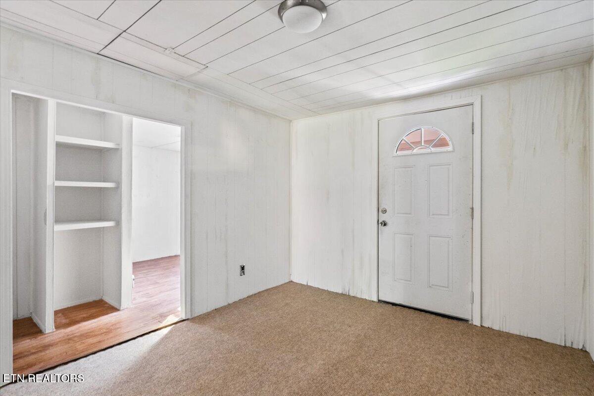 123 Sweat Lane, LaFollette