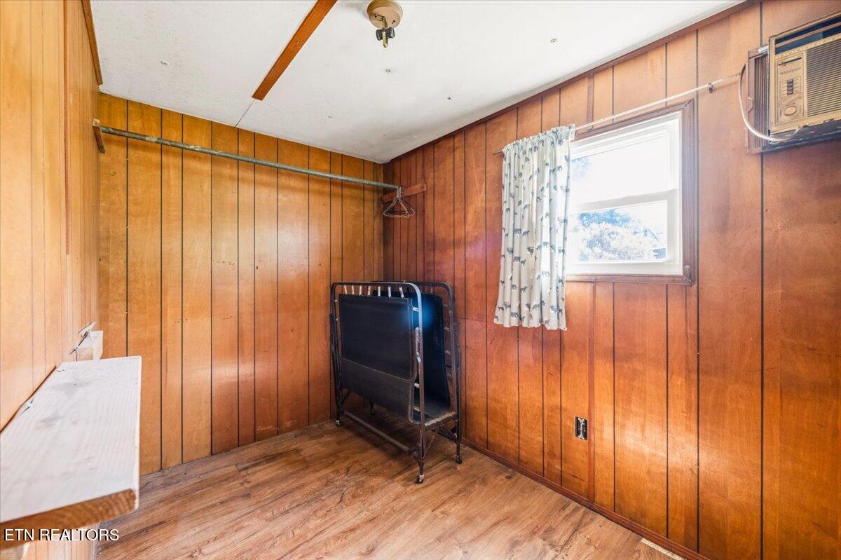 123 Sweat Lane, LaFollette