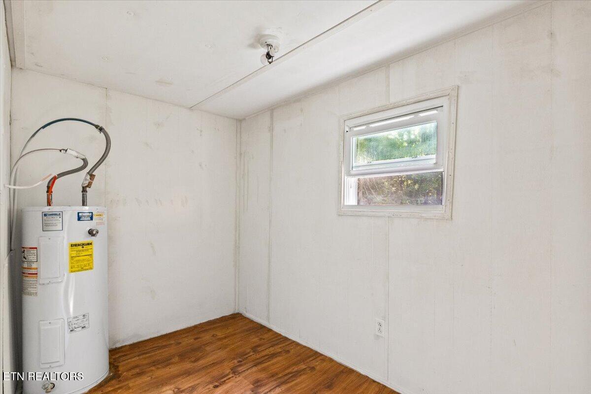 123 Sweat Lane, LaFollette